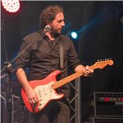 Lezioni di chitarra elettrica in presenza e online